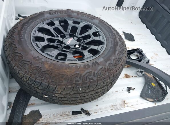 1GTP1BEK5T1109537 2026 GMC CANYON White ხელსაწყოთა პანელის ხედი