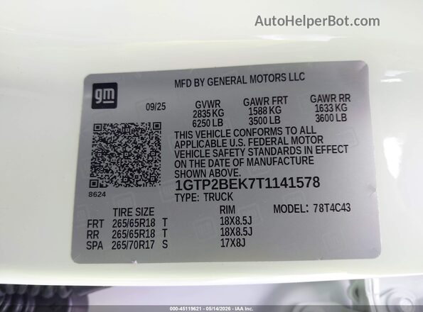 1GTP2BEK7T1141578 2026 GMC CANYON White Widok komory silnika