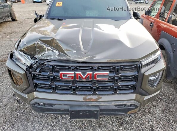 1GTP6BEKXR1152068 2024 GMC CANYON Green Vista interior trasera