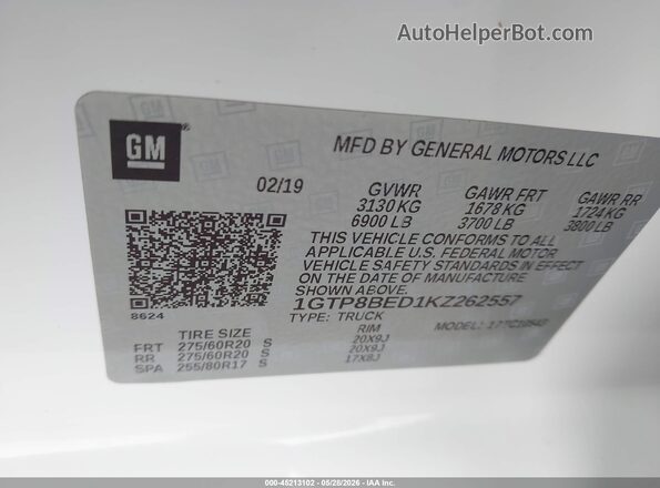 1GTP8BED1KZ262557 2019 GMC SIERRA White Widok komory silnika
