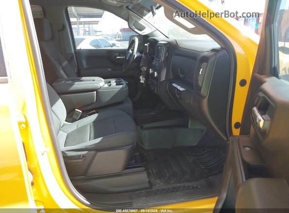 1GTR8AEK0LZ321083 2020 GMC SIERRA Yellow Front interior view