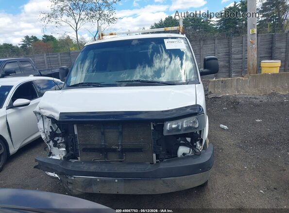 1GTW7AFF1H1915775 2017 GMC SAVANA 2500 White Սարքավորումների վահանակի տեսք