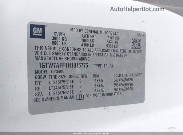 1GTW7AFF1H1915775 2017 GMC SAVANA 2500 White Շարժիչի բաժամունքի տեսք