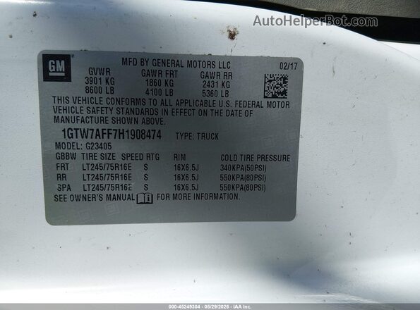 1GTW7AFF7H1908474 2017 GMC SAVANA 2500 White Engine compartment view