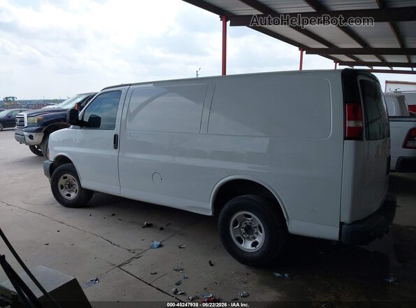 1GTW7AFG3K1315047 2019 GMC SAVANA 2500 White Widok wnętrza 360 stopni