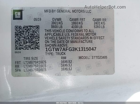 1GTW7AFG3K1315047 2019 GMC SAVANA 2500 White Widok komory silnika