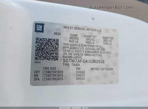 1GTW7AFG4J1302516 2018 GMC SAVANA 2500 White Շարժիչի բաժամունքի տեսք