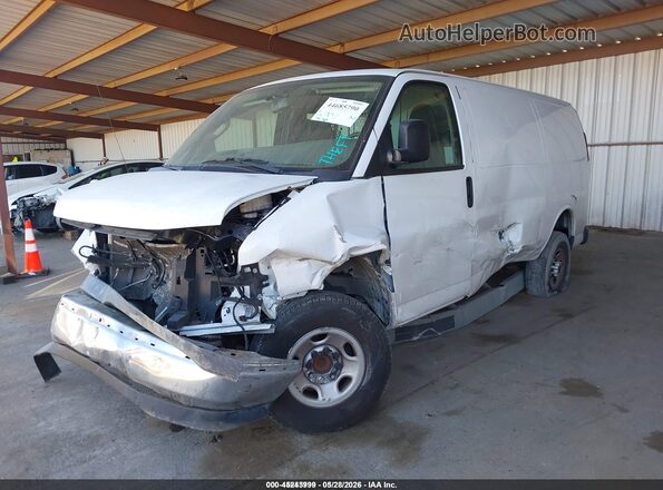 1GTW7AFG6J1902308 2018 GMC SAVANA 2500 White Vista tres cuartos delantera izquierda