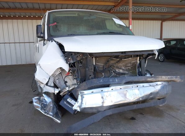 1GTW7AFG6J1902308 2018 GMC SAVANA 2500 White Vista frontal
