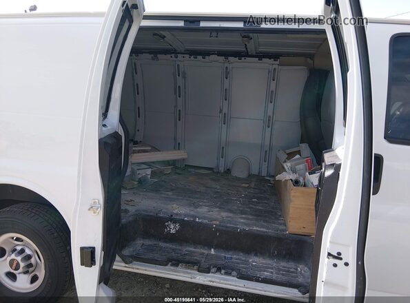 1GTW7AFP2K1300880 2019 GMC SAVANA 2500 White Вид наклейки з VIN-кодом