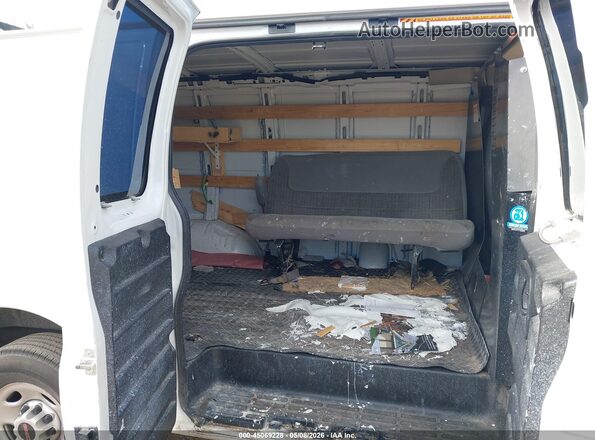 1GTW7AFP6N1175659 2022 GMC SAVANA CARGO White Vista de la etiqueta del VIN