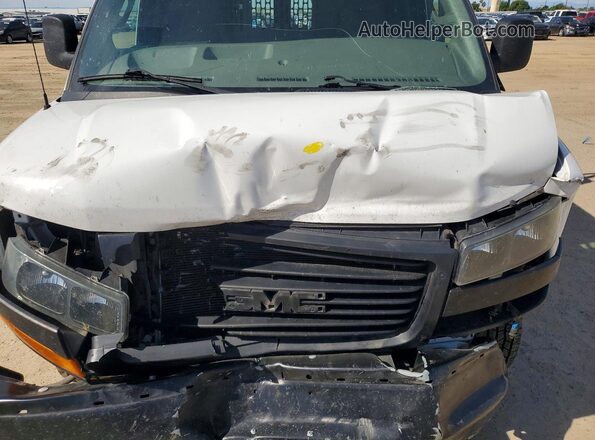 1GTW7BFP4P1179427 2023 GMC SAVANA White Widok komory silnika