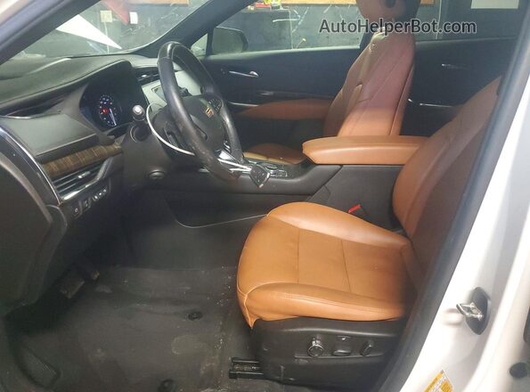 1GYFZCR44NF134130 2022 CADILLAC XT4 White Вид салону спереду