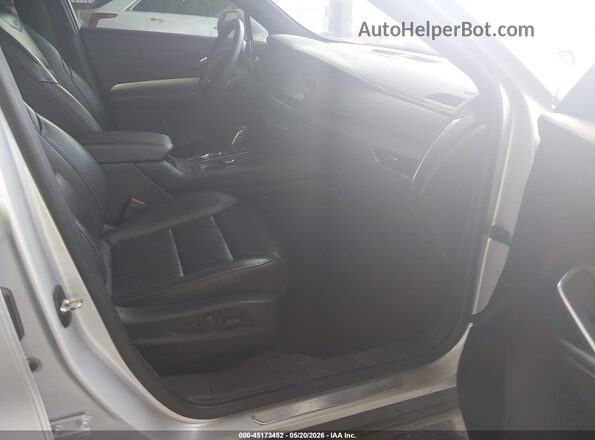 1GYFZDR40KF168633 2019 CADILLAC XT4 Серебряный Вид салона спереди