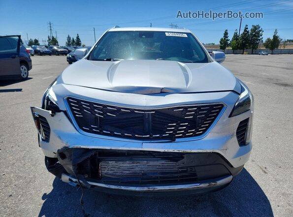 1GYFZDR40MF005418 2021 CADILLAC XT4 Silver Front view