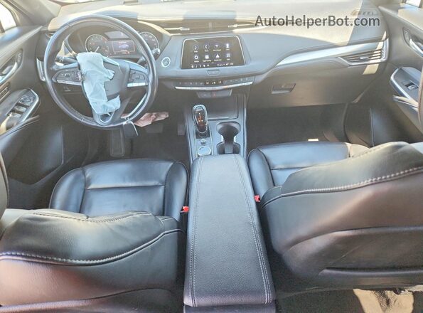 1GYFZDR40MF005418 2021 CADILLAC XT4 Silver Dashboard view