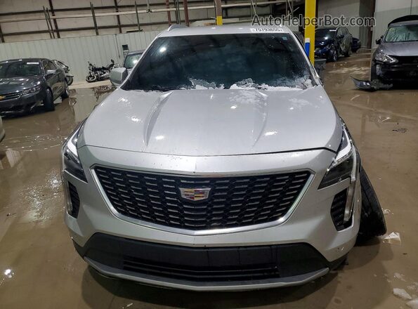 1GYFZDR46MF039945 2021 CADILLAC XT4 Silver Front view