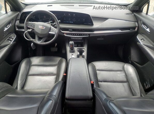 1GYFZDR48RF133090 2024 CADILLAC XT4 Silver Առջևի վահանակի տեսք