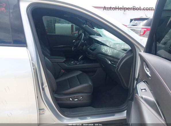 1GYFZFR4XMF054086 2021 CADILLAC XT4 Silver წინა სალონის ხედი
