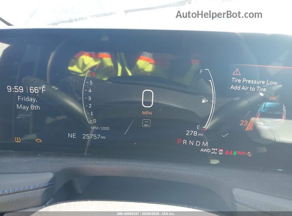 1GYFZFR4XRF193111 2024 CADILLAC XT4 Gray Widok tylnych siedzeń