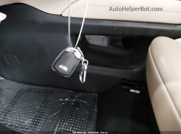 1GYKNARS0HZ215383 2017 CADILLAC XT5 White Widok deski rozdzielczej