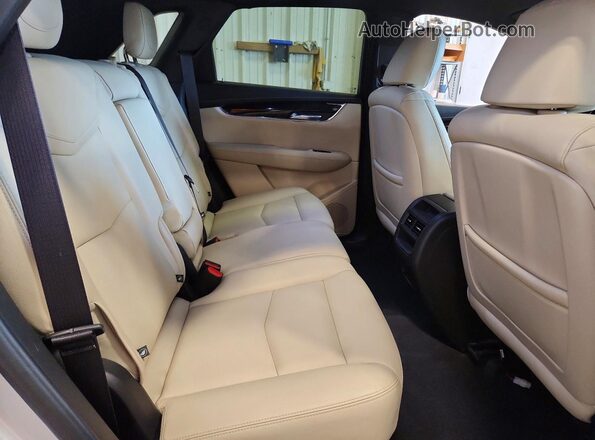 1GYKNARS2KZ213934 2019 CADILLAC XT5 Silver 