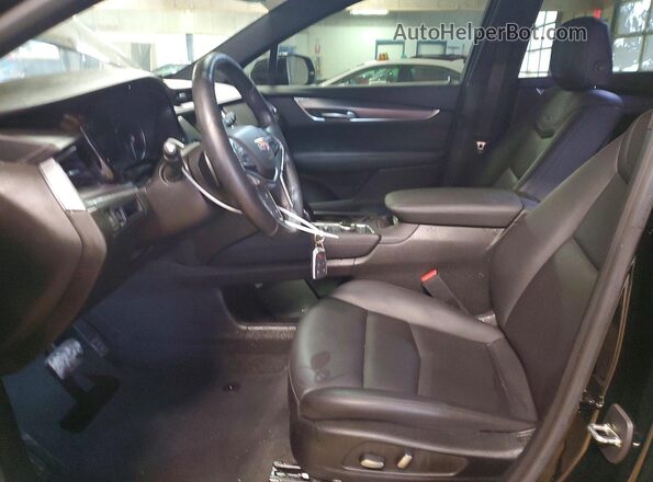 1GYKNBR44PZ145151 2023 CADILLAC XT5 Черный Вид салона спереди
