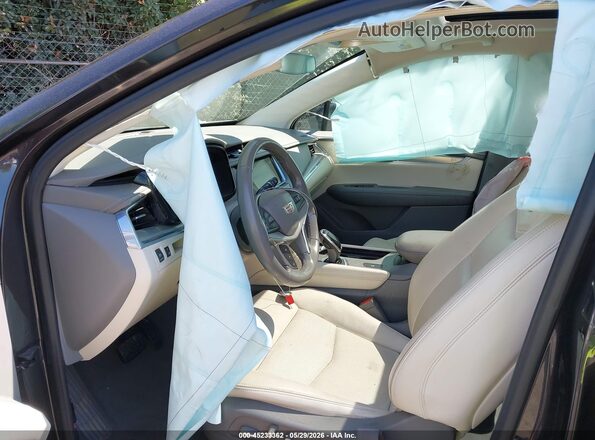 1GYKNCRS7JZ214717 2018 CADILLAC XT5 Серый Вид салона спереди