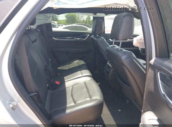 1GYKNCRS8LZ151548 2020 CADILLAC XT5 Silver Widok naklejki z numerem VIN