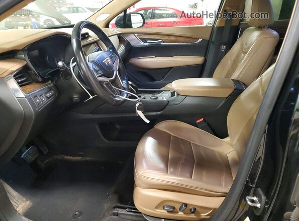 1GYKNFRS5LZ151685 2020 CADILLAC XT5 Черный Вид салона спереди