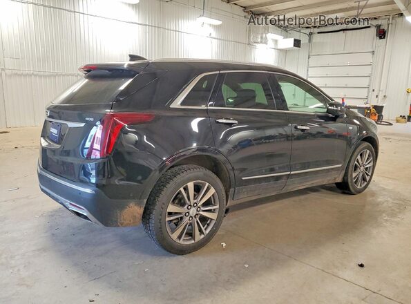 1GYKNFRS5LZ151685 2020 CADILLAC XT5 Черный Задняя правая четверть