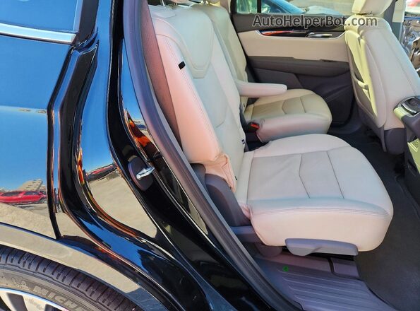 1GYKPCRS8LZ201956 2020 CADILLAC XT6 Black Rear interior view