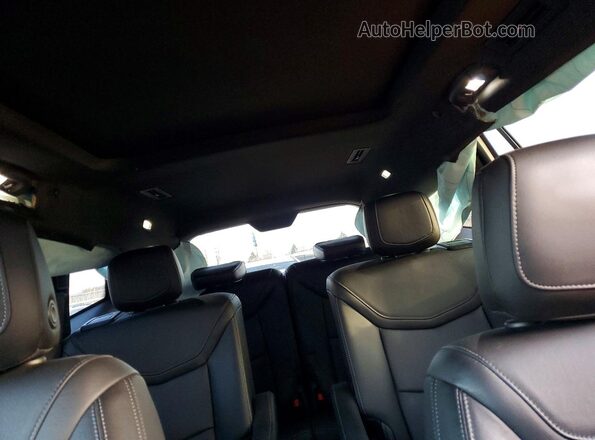 1GYKPDRS8MZ159652 2021 CADILLAC OTHER Red Вид задніх сидінь
