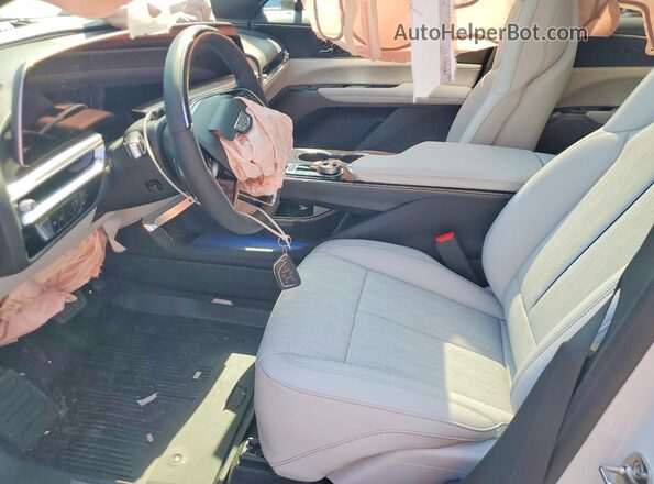 1GYKPURL0TZ308871 2026 CADILLAC OTHER White წინა სალონის ხედი