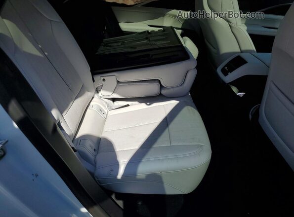 1GYKPURL0TZ308871 2026 CADILLAC OTHER White უკანა სალონის ხედი