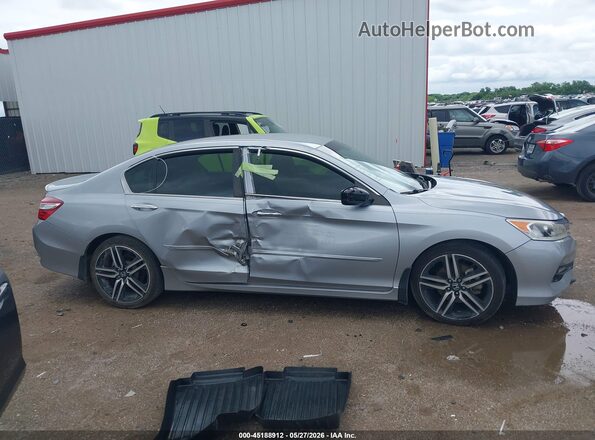 1HGCR2F18HA053972 2017 HONDA ACCORD Silver Vista interior trasera