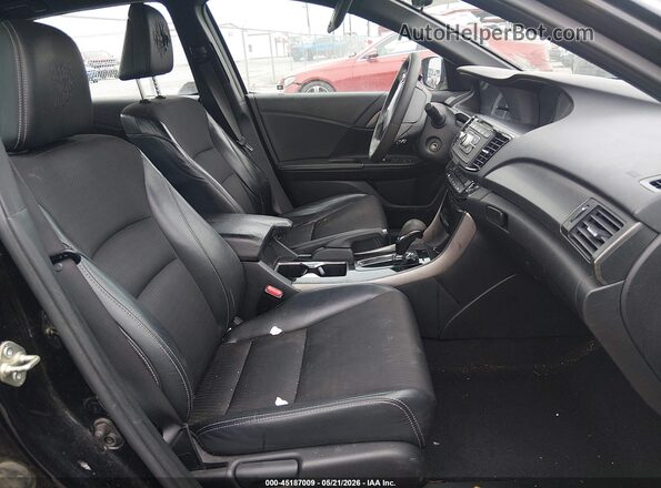 1HGCR2F5XHA224045 2017 HONDA ACCORD Black Вид салону спереду