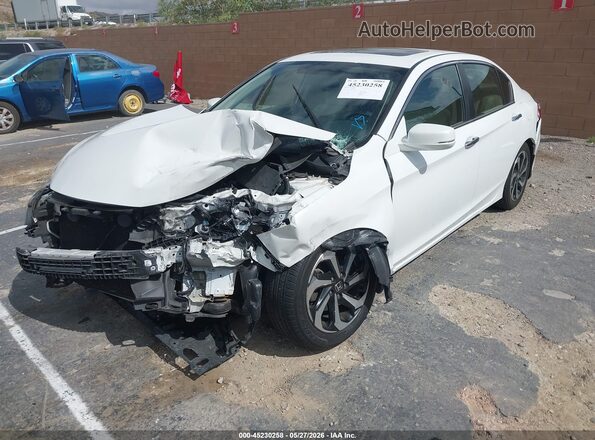 1HGCR2F71HA179773 2017 HONDA ACCORD White Przód lewy