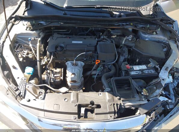 1HGCR2F81HA069914 2017 HONDA ACCORD Silver Вид ззаду