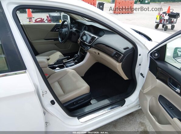 1HGCR2F86HA228989 2017 HONDA ACCORD White Front interior view