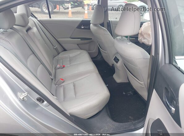 1HGCR2F91HA153904 2017 HONDA ACCORD Серебряный 