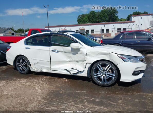 1HGCR3F94HA012895 2017 HONDA ACCORD White უკანა სალონის ხედი
