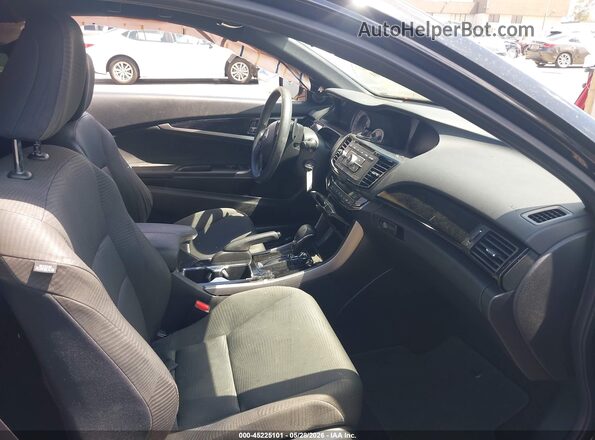 1HGCT1B36HA004501 2017 HONDA ACCORD Black Вид салону спереду