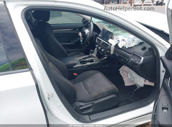 1HGCV1F15JA064004 2018 HONDA ACCORD White Widok wnętrza z przodu