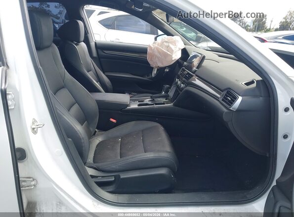 1HGCV1F31KA016373 2019 HONDA ACCORD White Вид салону спереду