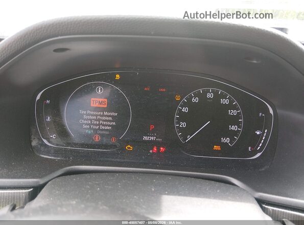 1HGCV1F33JA190217 2018 HONDA ACCORD Silver Widok tylnych siedzeń