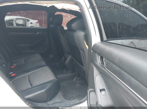 1HGCV1F34JA235942 2018 HONDA ACCORD White Widok naklejki z numerem VIN