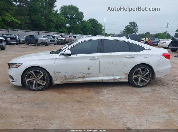 1HGCV1F34JA235942 2018 HONDA ACCORD White Widok wnętrza z tyłu