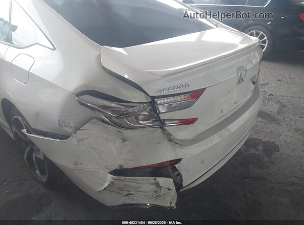 1HGCV1F34KA124678 2019 HONDA ACCORD White Widok z przodu
