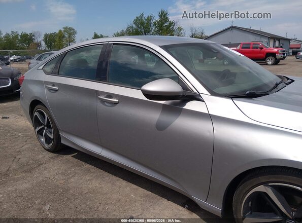1HGCV1F36JA056446 2018 HONDA ACCORD Silver Vista interior trasera